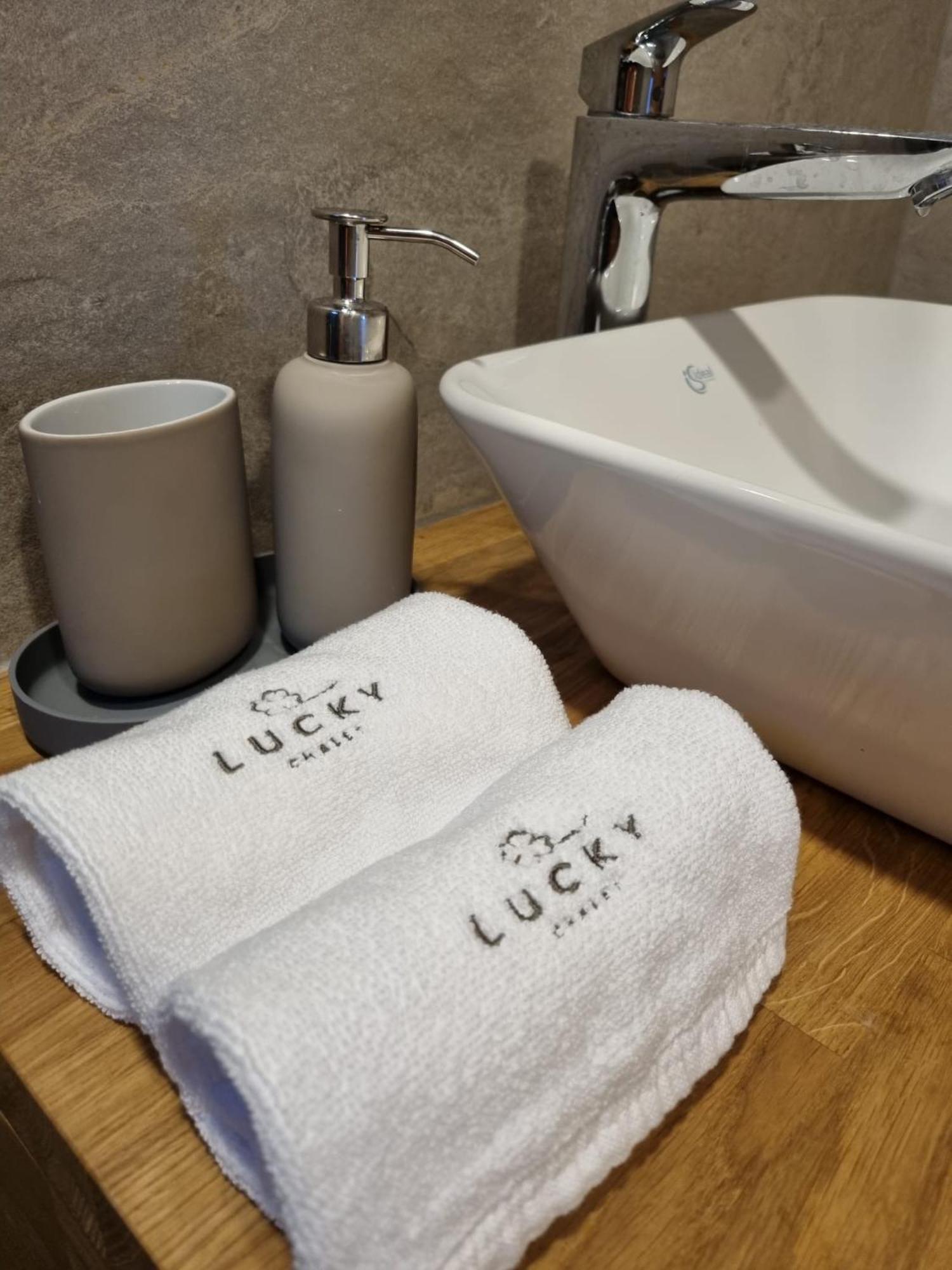 Lucky Chalet Jasna Luxury Apartment เดมานอฟสกา โดลินา ภายนอก รูปภาพ